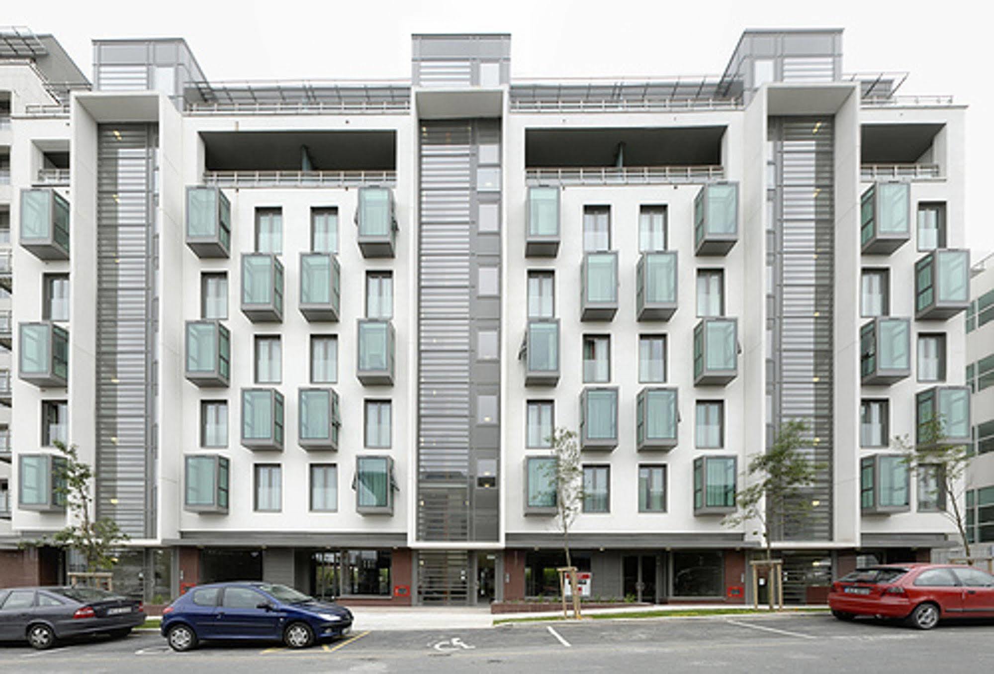Premier Dublin, Aparthotel
