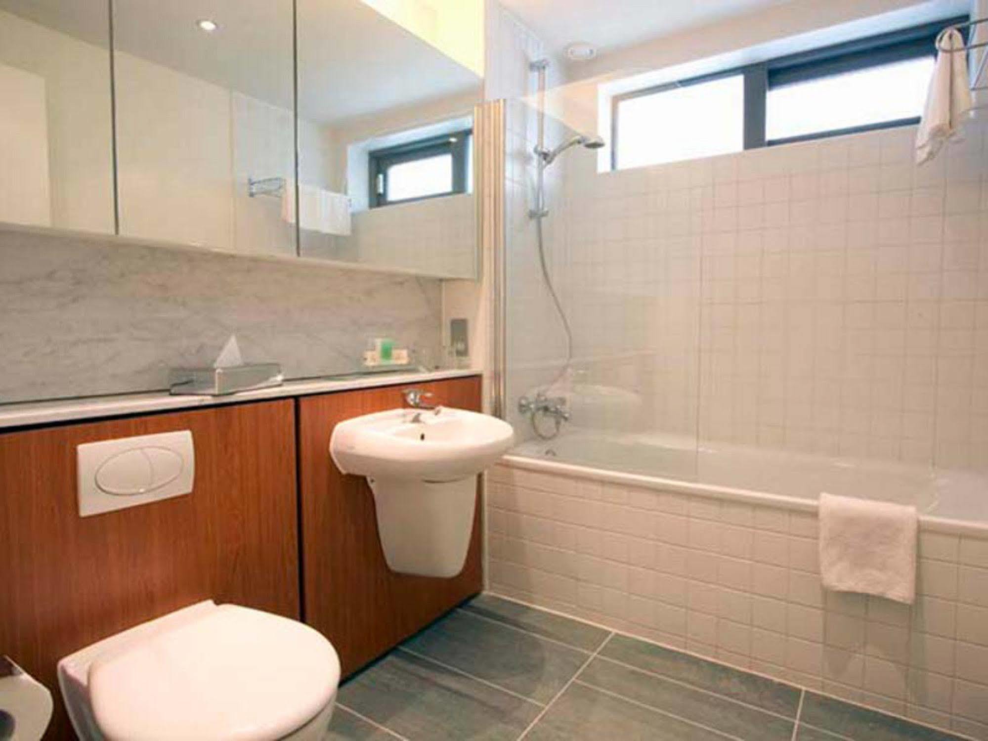 Premier Dublin, Aparthotel Sandyford